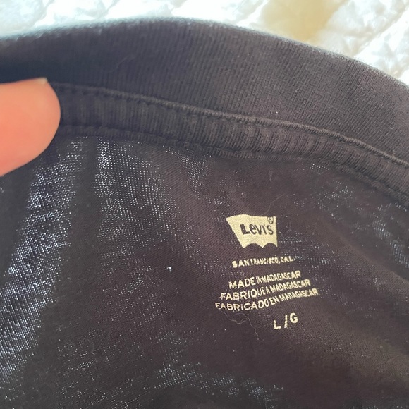 Women’s Levi’s Short Sleeve Graphic Tee - Picture 4 of 6